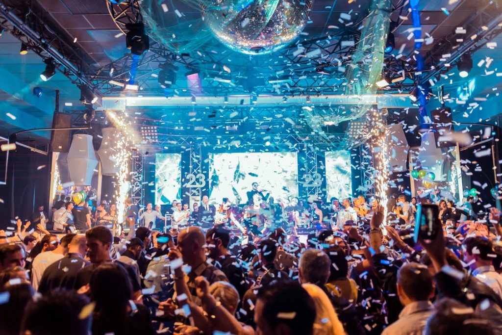 İzmir Konser Sahnesi Kirala